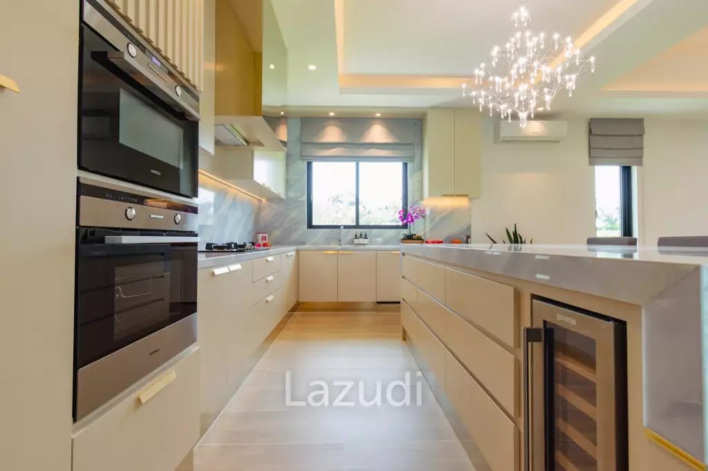 Large Luxury 6 bed pool vila