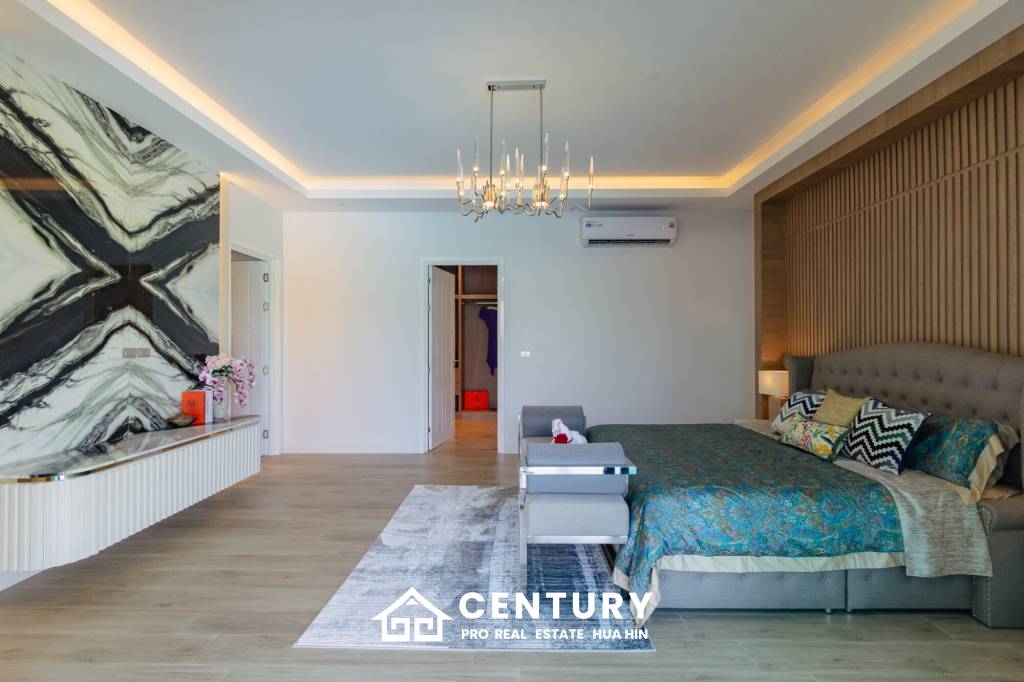 Large Luxury 6 bed pool vila