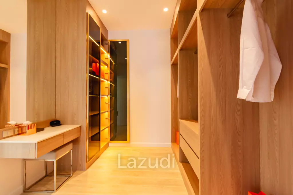 Large Luxury 6 bed pool vila