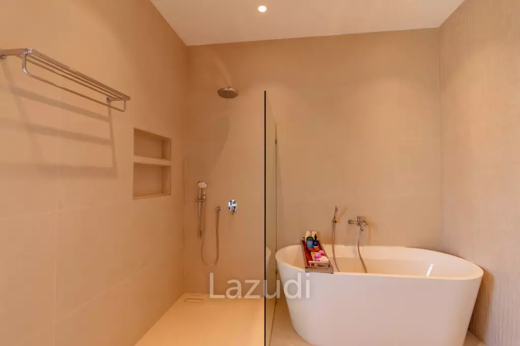 Large Luxury 6 bed pool vila
