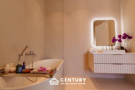 Large Luxury 6 bed pool vila