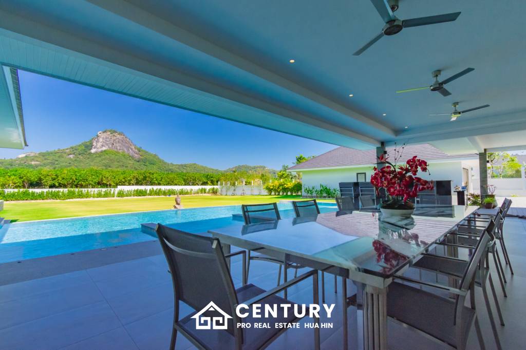 Large Luxury 6 bed pool vila