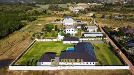 3.980 qm Grundstück / 15 Meter Infinity-Pool / 7 Schlafzimmer