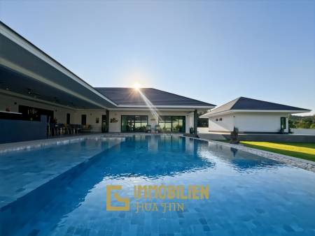 3.980 qm Grundstück / 15 Meter Infinity-Pool / 7 Schlafzimmer