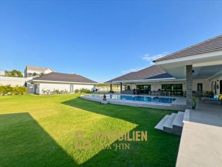 3.980 qm Grundstück / 15 Meter Infinity-Pool / 7 Schlafzimmer