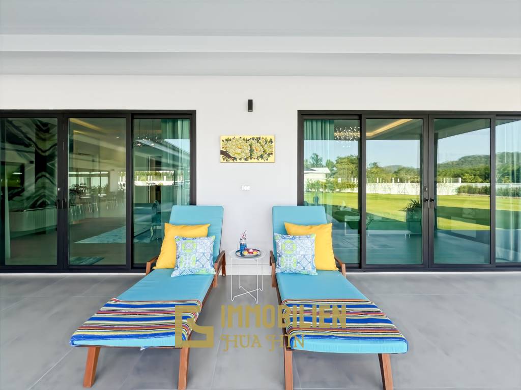 3.980 qm Grundstück / 15 Meter Infinity-Pool / 7 Schlafzimmer