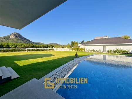 3.980 qm Grundstück / 15 Meter Infinity-Pool / 7 Schlafzimmer