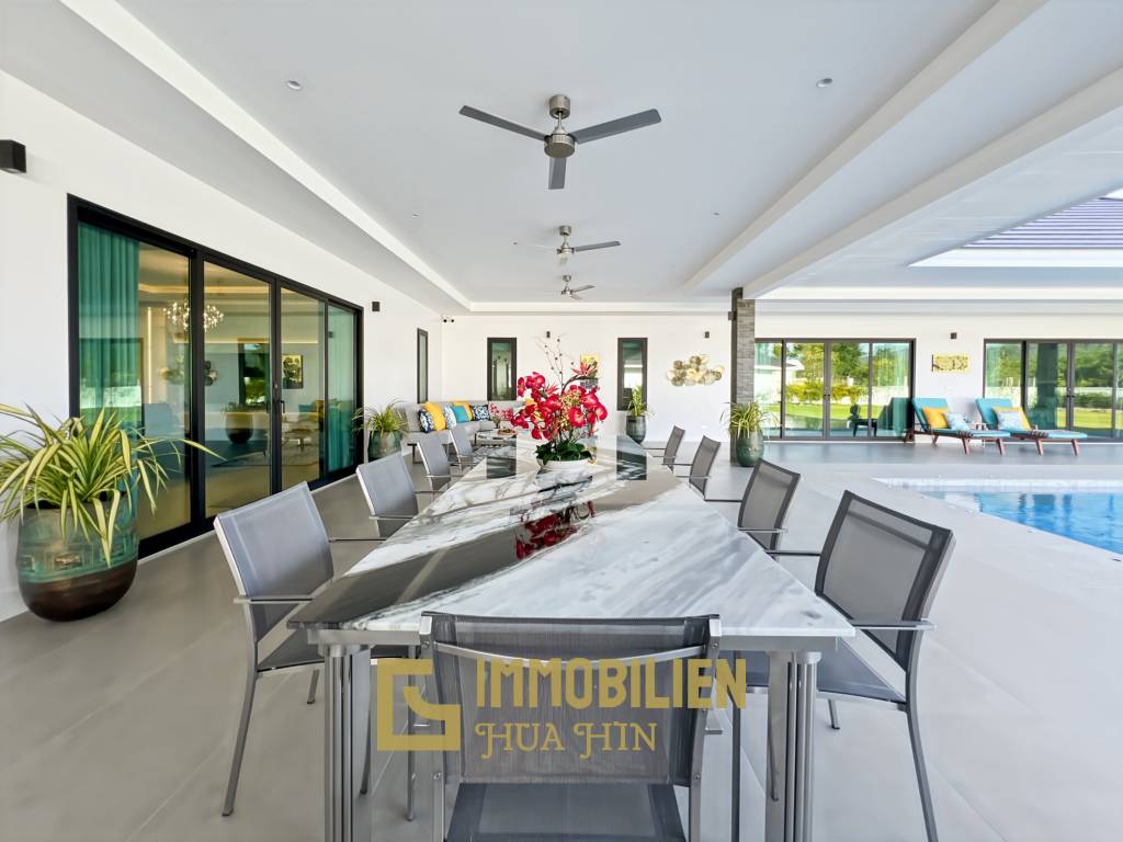 3.980 qm Grundstück / 15 Meter Infinity-Pool / 7 Schlafzimmer