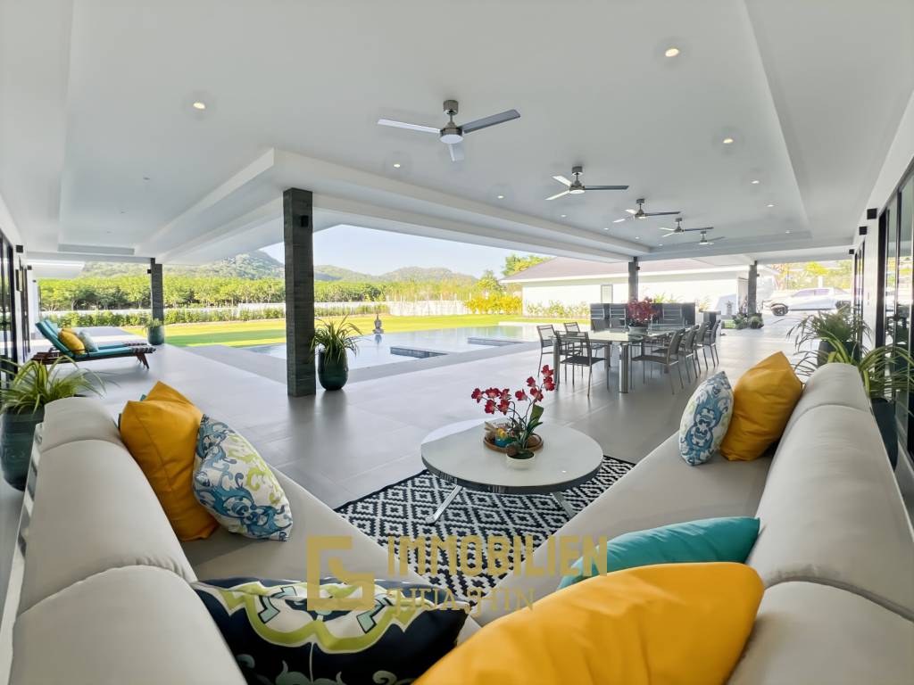 3.980 qm Grundstück / 15 Meter Infinity-Pool / 7 Schlafzimmer