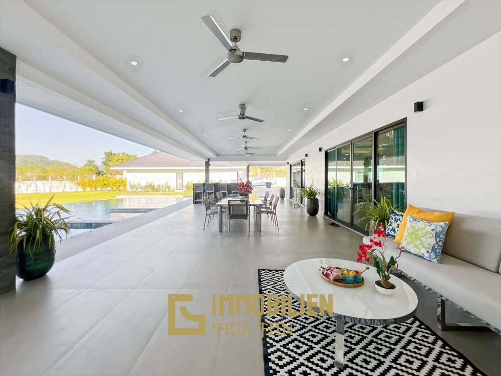 3.980 qm Grundstück / 15 Meter Infinity-Pool / 7 Schlafzimmer