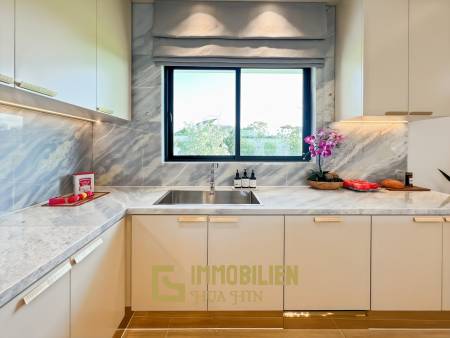 3.980 qm Grundstück / 15 Meter Infinity-Pool / 7 Schlafzimmer