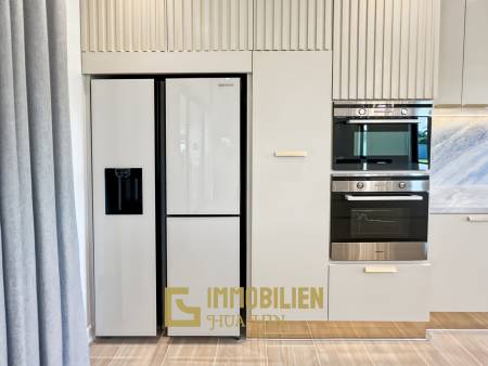 3.980 qm Grundstück / 15 Meter Infinity-Pool / 7 Schlafzimmer