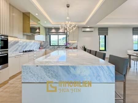 3.980 qm Grundstück / 15 Meter Infinity-Pool / 7 Schlafzimmer