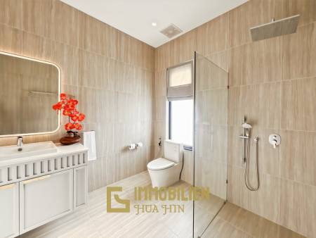 3.980 qm Grundstück / 15 Meter Infinity-Pool / 7 Schlafzimmer