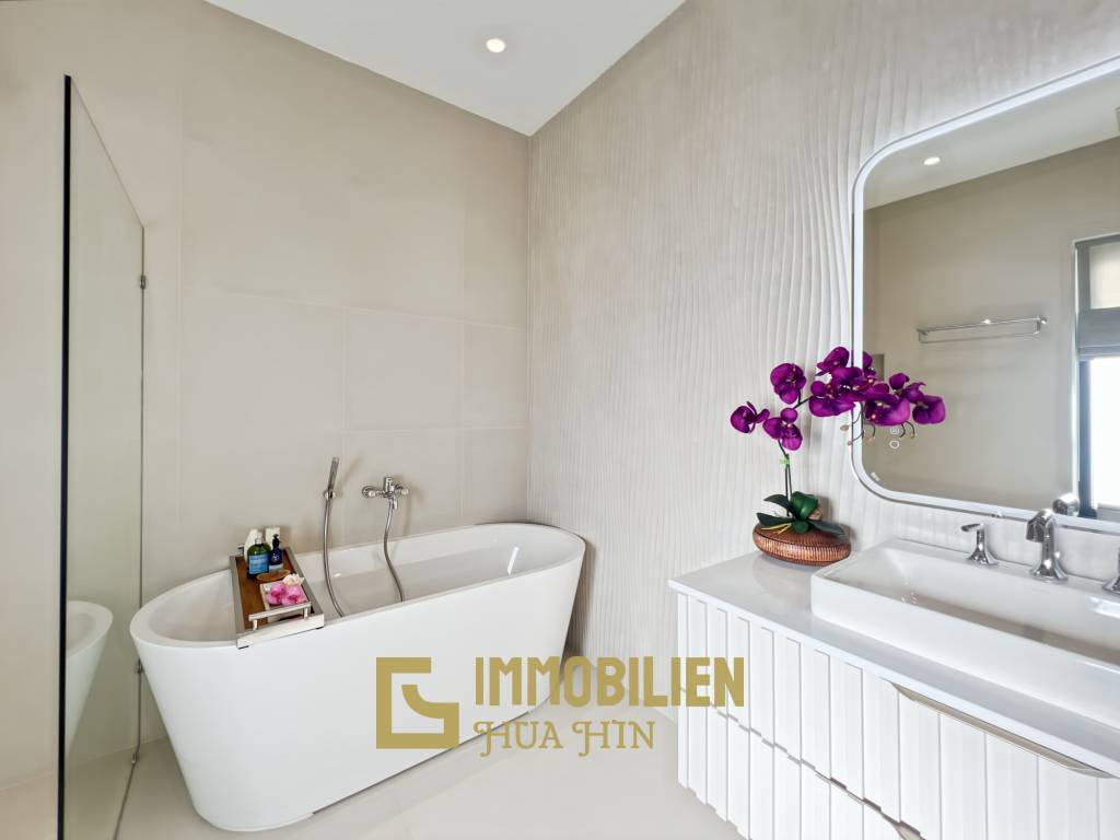 3.980 qm Grundstück / 15 Meter Infinity-Pool / 7 Schlafzimmer