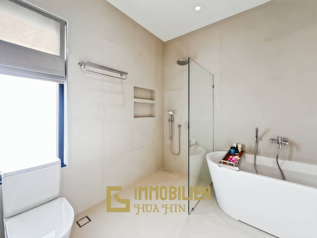 3.980 qm Grundstück / 15 Meter Infinity-Pool / 7 Schlafzimmer