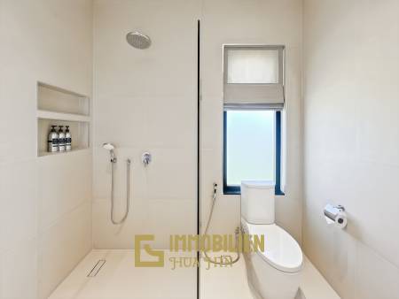 3.980 qm Grundstück / 15 Meter Infinity-Pool / 7 Schlafzimmer