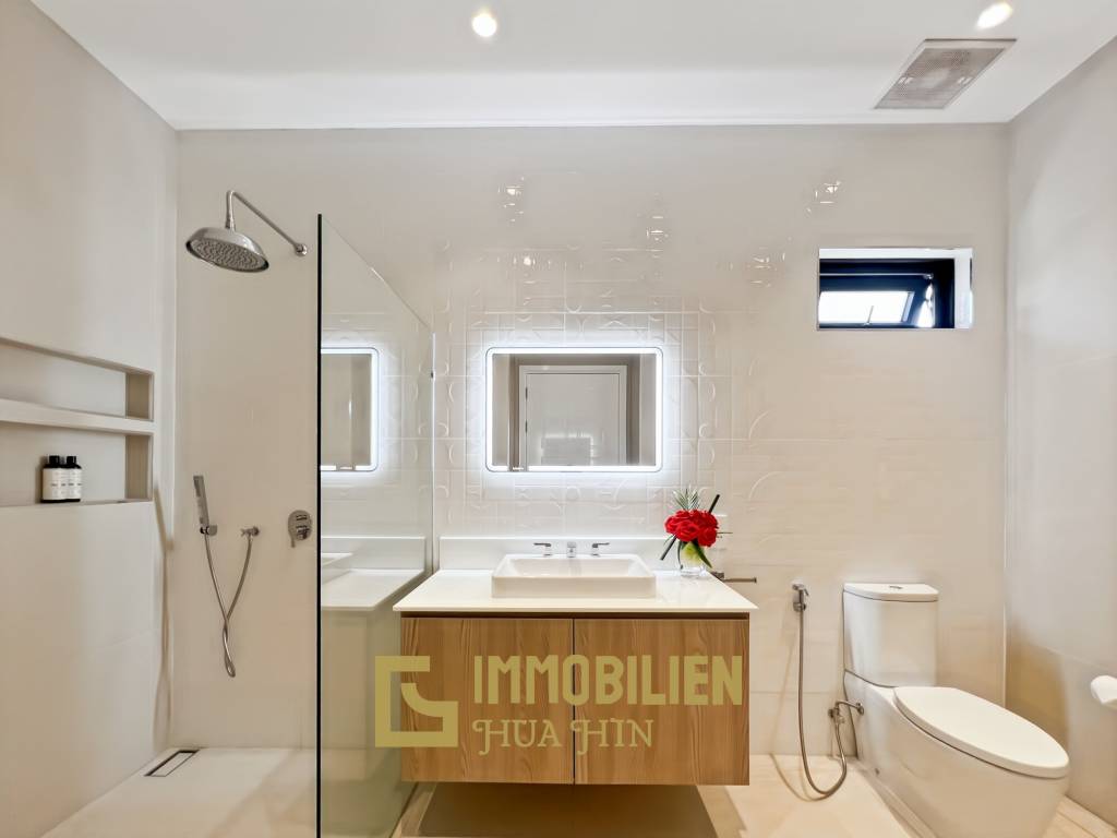 3.980 qm Grundstück / 15 Meter Infinity-Pool / 7 Schlafzimmer