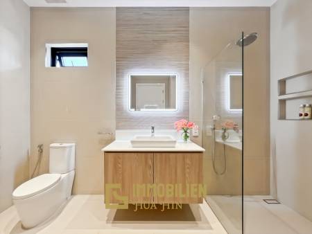 3.980 qm Grundstück / 15 Meter Infinity-Pool / 7 Schlafzimmer