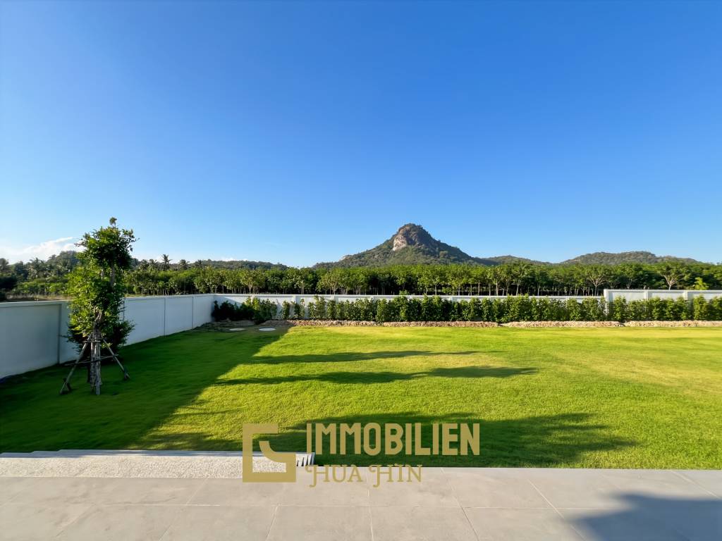 3.980 qm Grundstück / 15 Meter Infinity-Pool / 7 Schlafzimmer