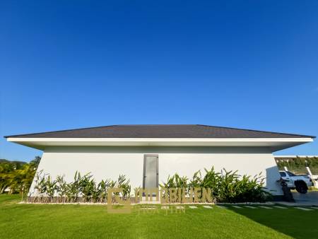 3.980 qm Grundstück / 15 Meter Infinity-Pool / 7 Schlafzimmer