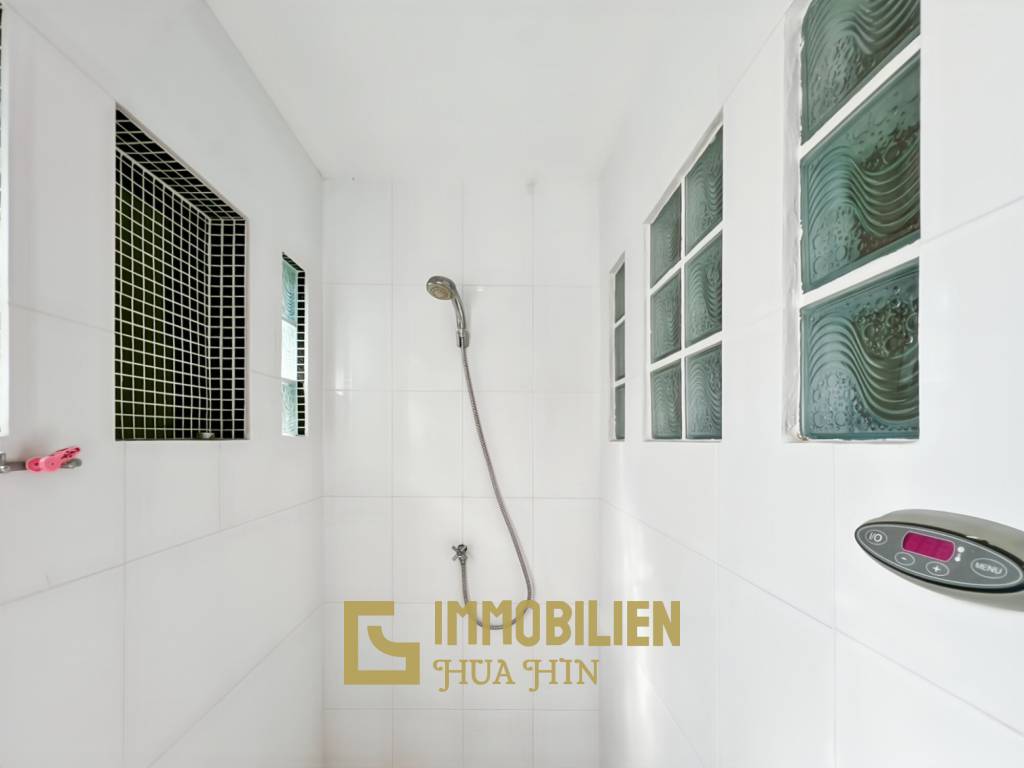 Sauna / ruhige Lage / privater Pool