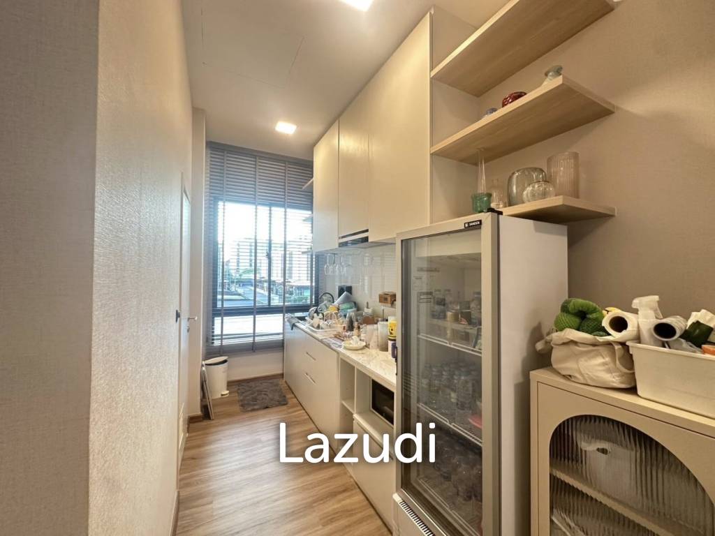 367 sqm modern townhouse in Patio Ratchayothin Chantharakasem Chatuchak
