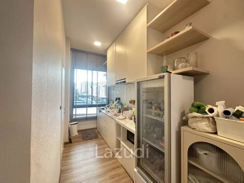 367 sqm modern townhouse in Patio Ratchayothin Chantharakasem Chatuchak