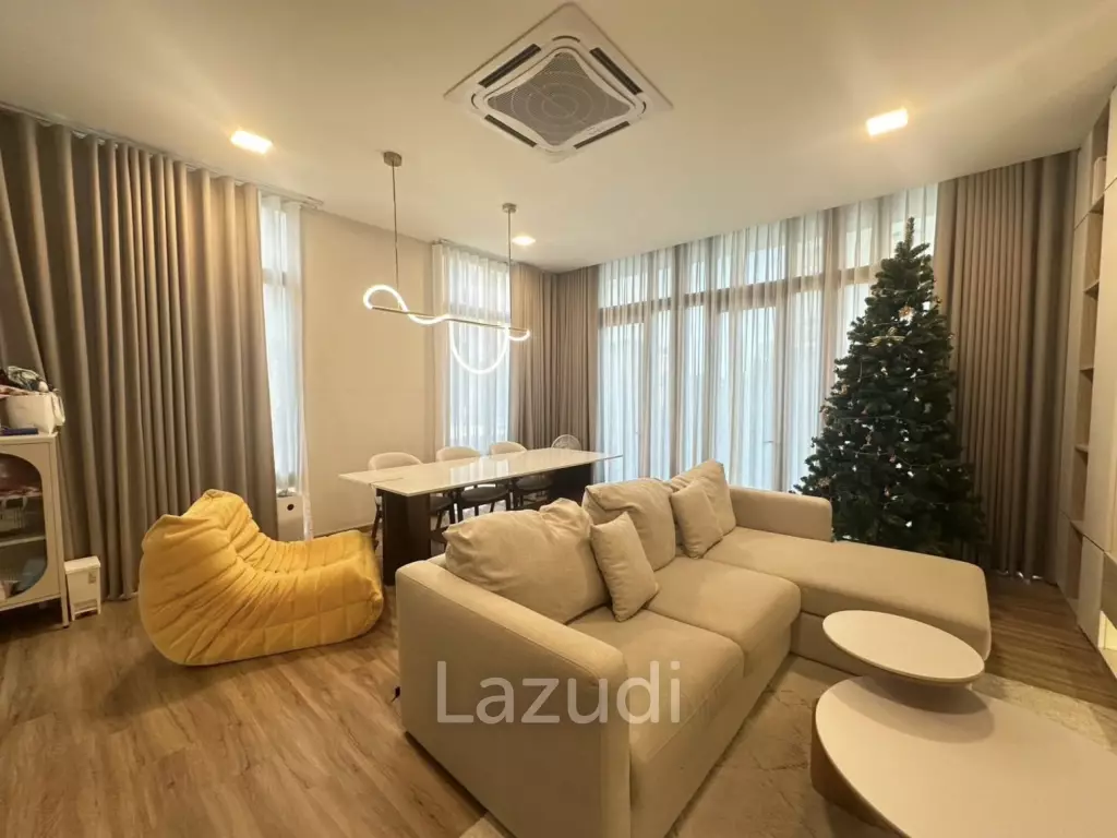 367 sqm modern townhouse in Patio Ratchayothin Chantharakasem Chatuchak