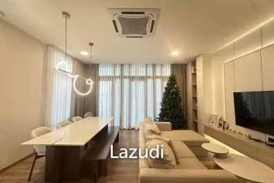 367 sqm modern townhouse in Patio Ratchayothin Chantharakasem Chatuchak