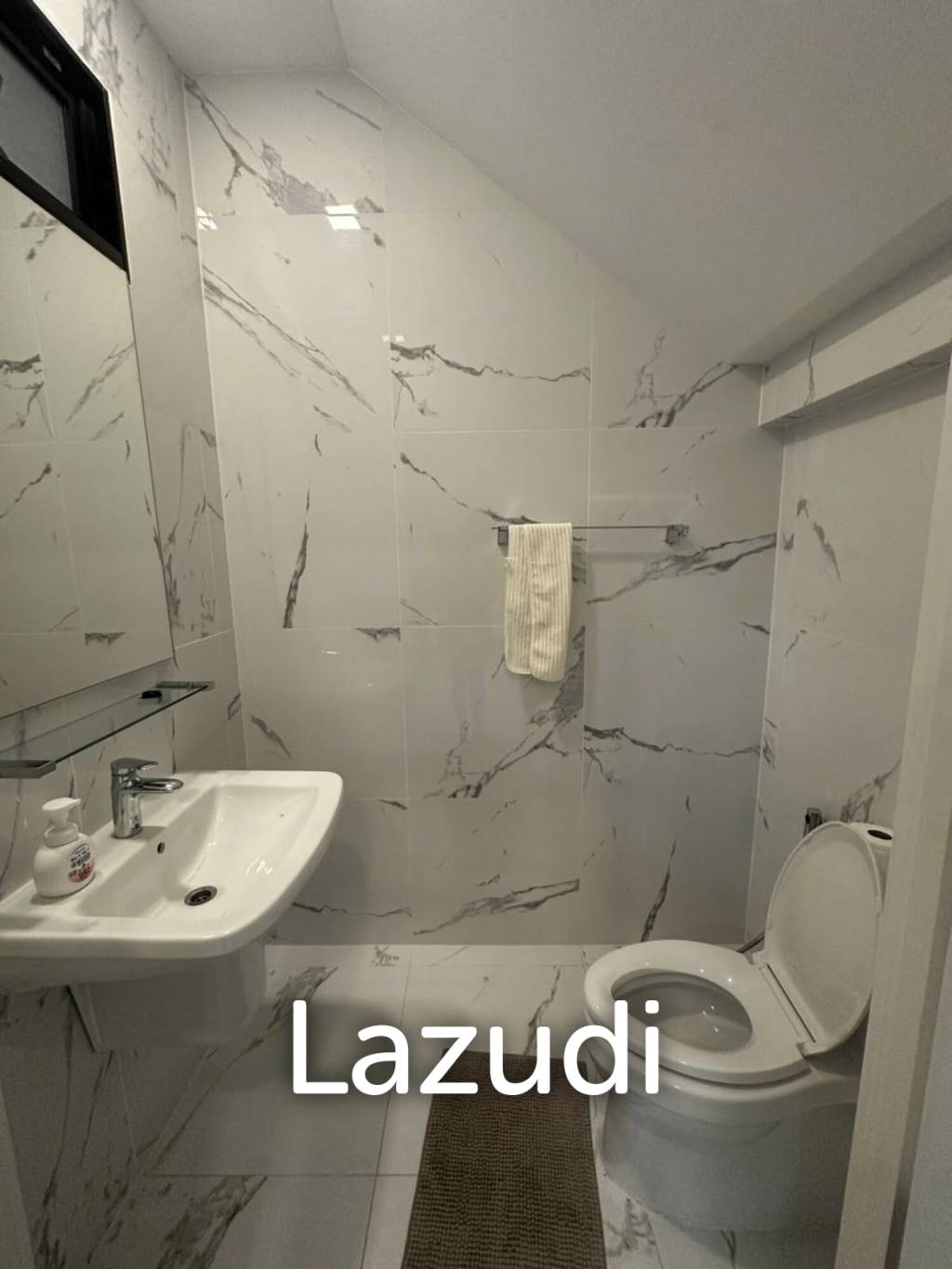 367 sqm modern townhouse in Patio Ratchayothin Chantharakasem Chatuchak