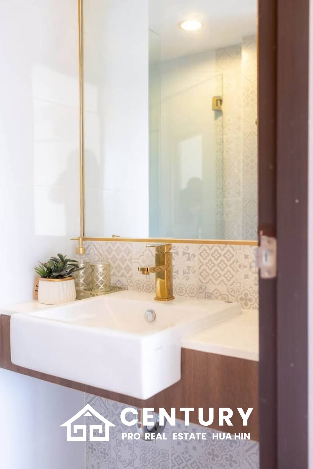 BLUROC HUA HIN : 2 bed with pool views