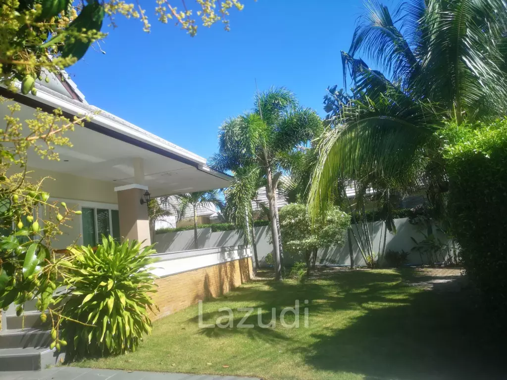 Pet Friendly 3 bedrooms house in beautifully Emerald Scenery