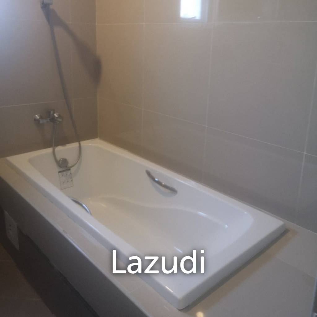 Pet Friendly 3 bedrooms house in beautifully Emerald Scenery