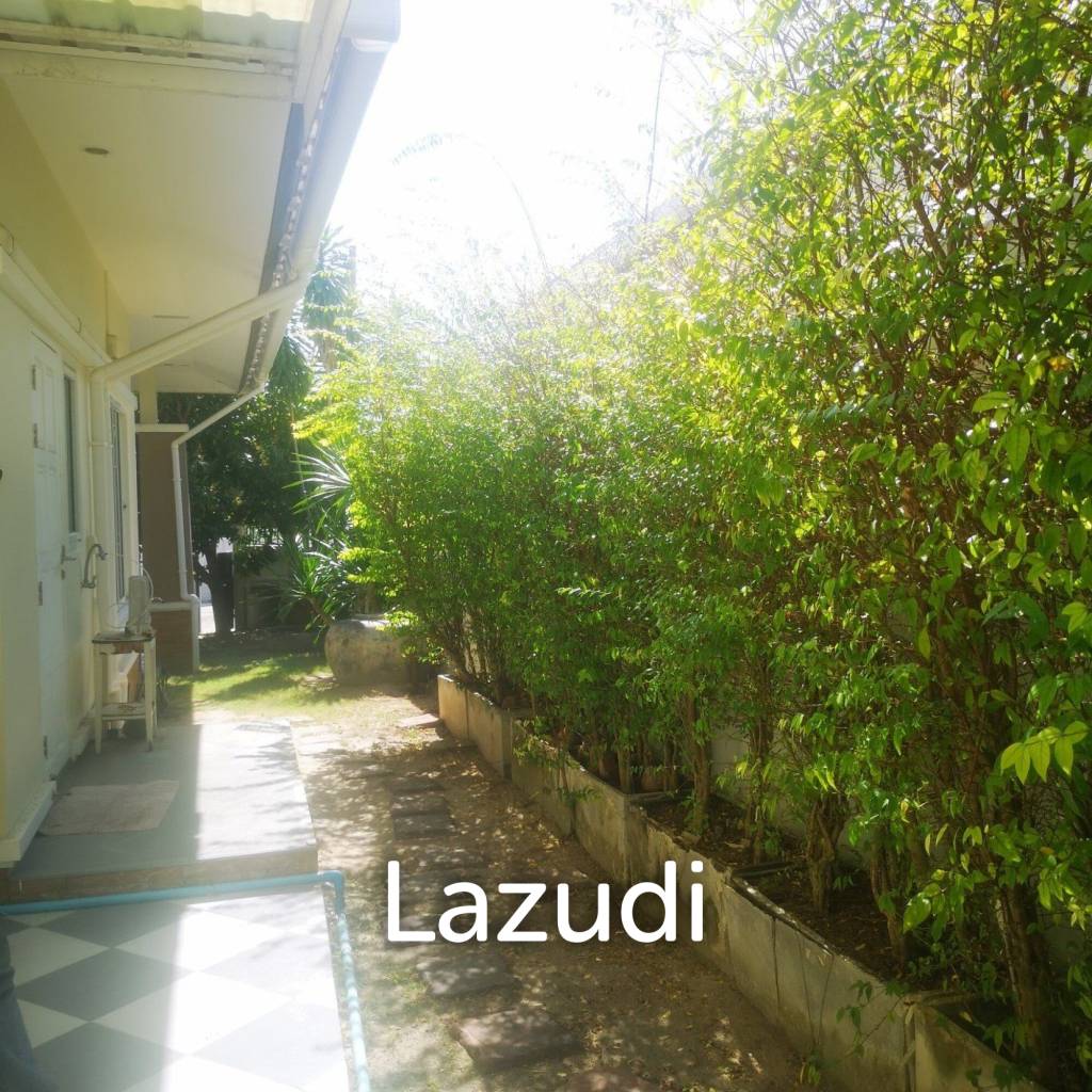 Pet Friendly 3 bedrooms house in beautifully Emerald Scenery