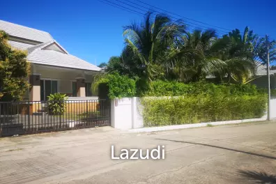Pet Friendly 3 bedrooms house in beautifully Emerald Scenery