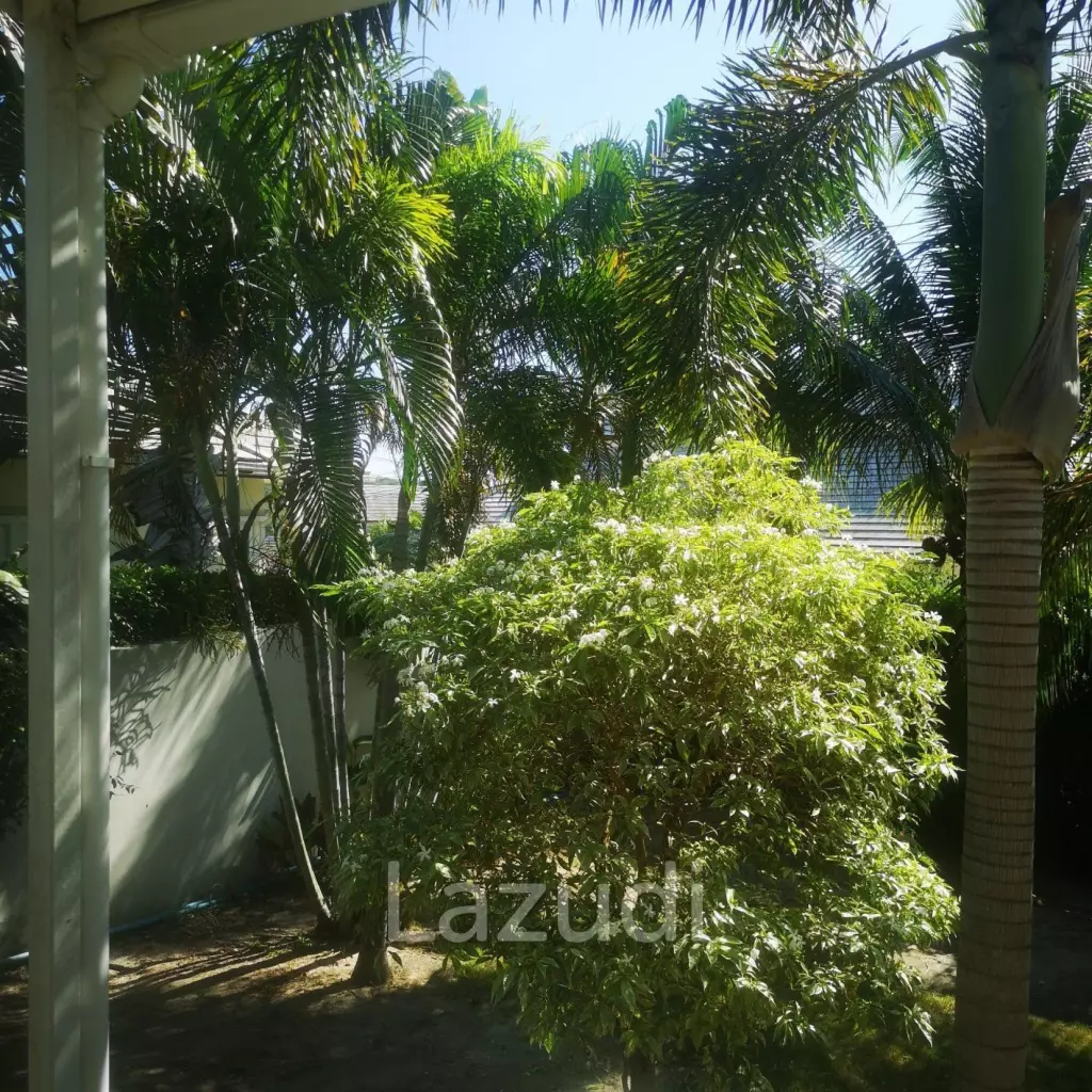 Pet Friendly 3 bedrooms house in beautifully Emerald Scenery