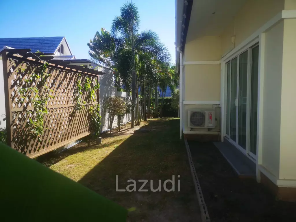 Pet Friendly 3 bedrooms house in beautifully Emerald Scenery