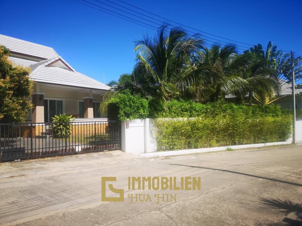 616 qm Grundstück / 3 Schlafzimmer + 3 Bäder / ruhig gelegen