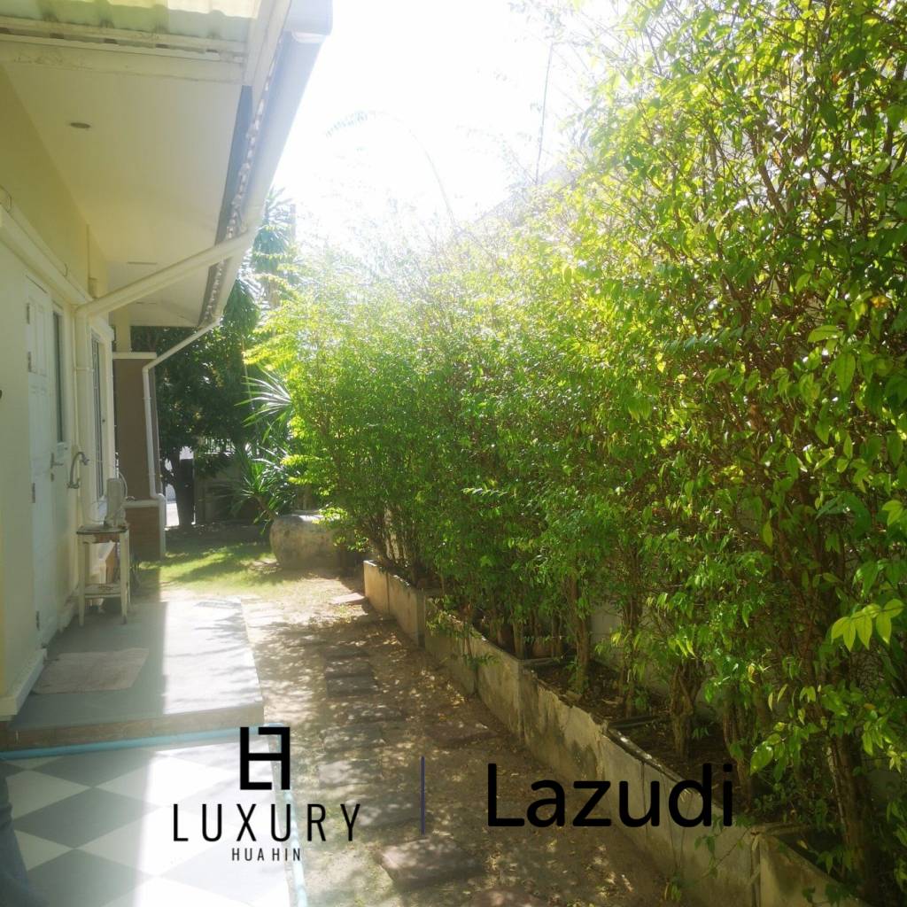 Pet Friendly 3 bedrooms house in beautifully Emerald Scenery