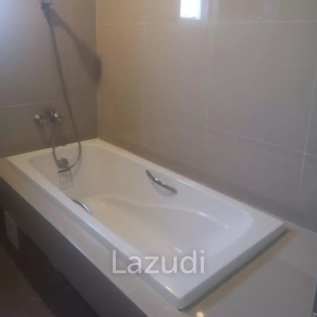Pet Friendly 3 bedrooms house in beautifully Emerald Scenery