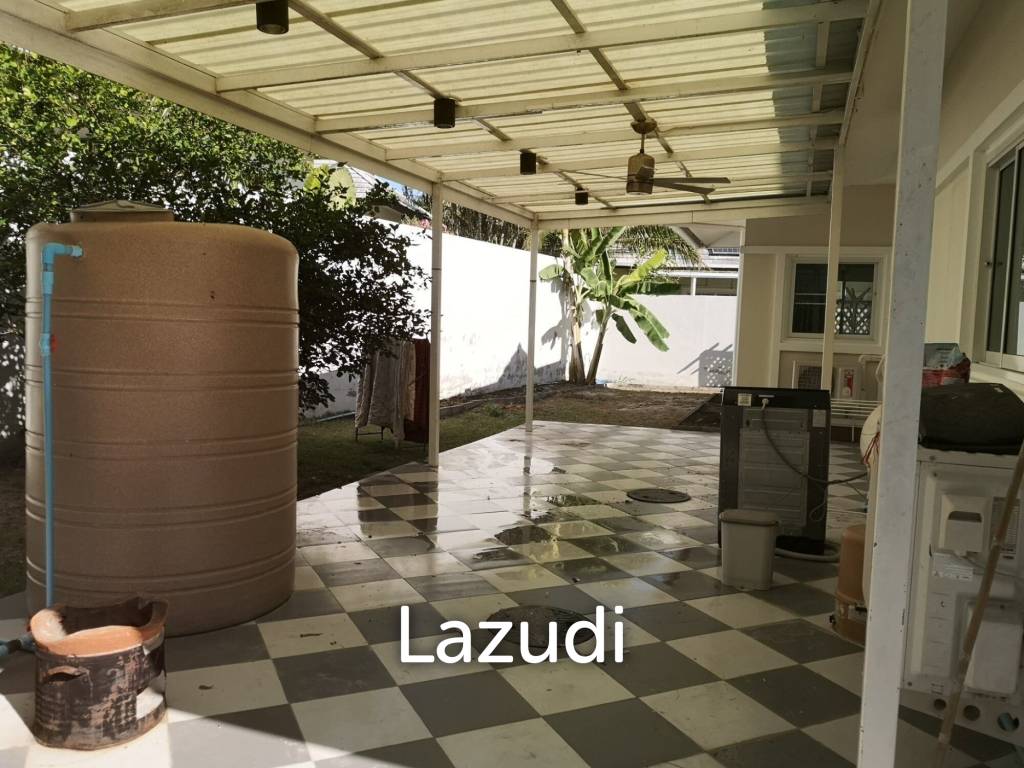 Pet Friendly 3 bedrooms house in beautifully Emerald Scenery