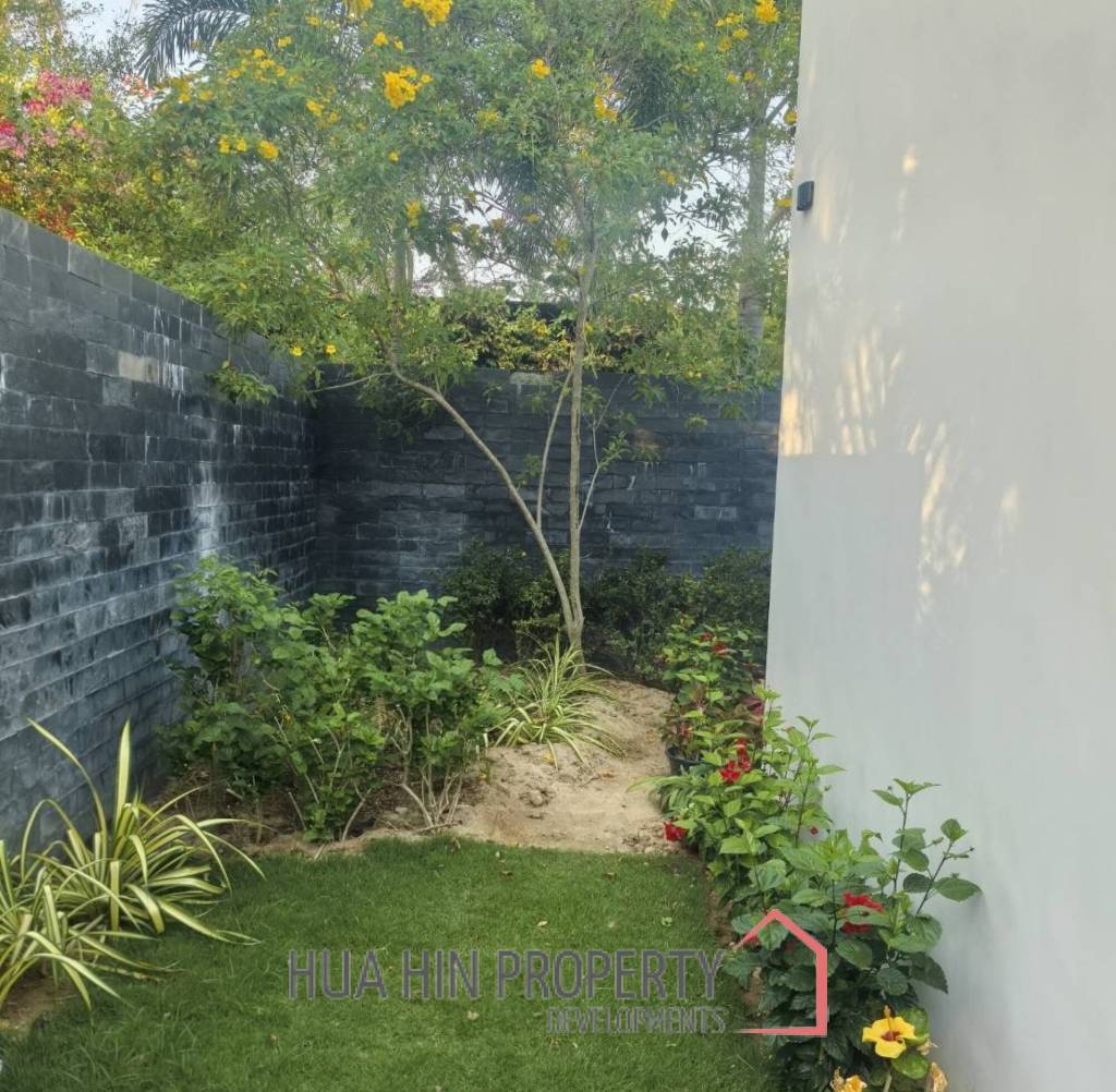 140 sqm modern pool villa in Cha Am Phetchaburi freehold