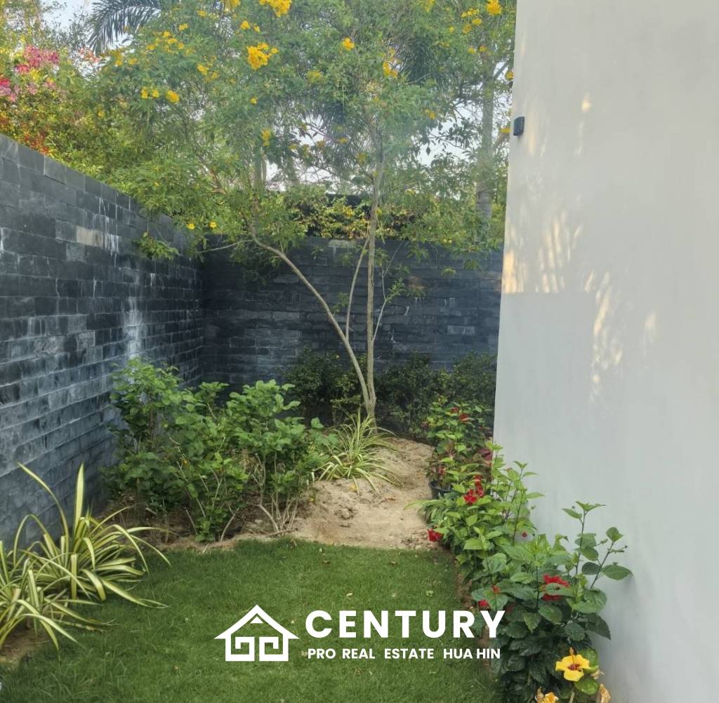 140 sqm modern pool villa in Cha Am Phetchaburi freehold