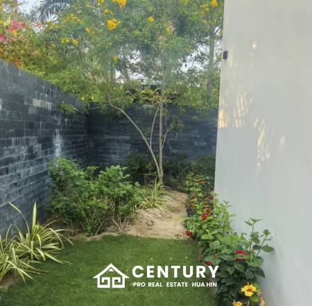 140 sqm modern pool villa in Cha Am Phetchaburi freehold