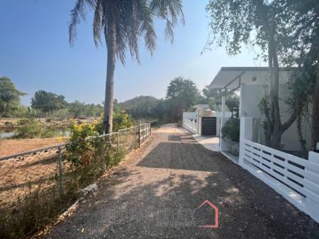 140 sqm modern pool villa in Cha Am Phetchaburi freehold