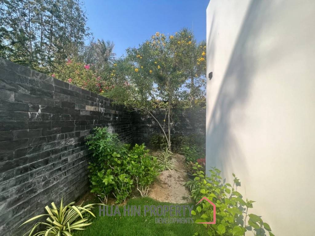 140 sqm modern pool villa in Cha Am Phetchaburi freehold