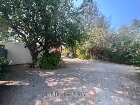 140 sqm modern pool villa in Cha Am Phetchaburi freehold