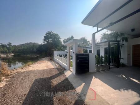 140 sqm modern pool villa in Cha Am Phetchaburi freehold