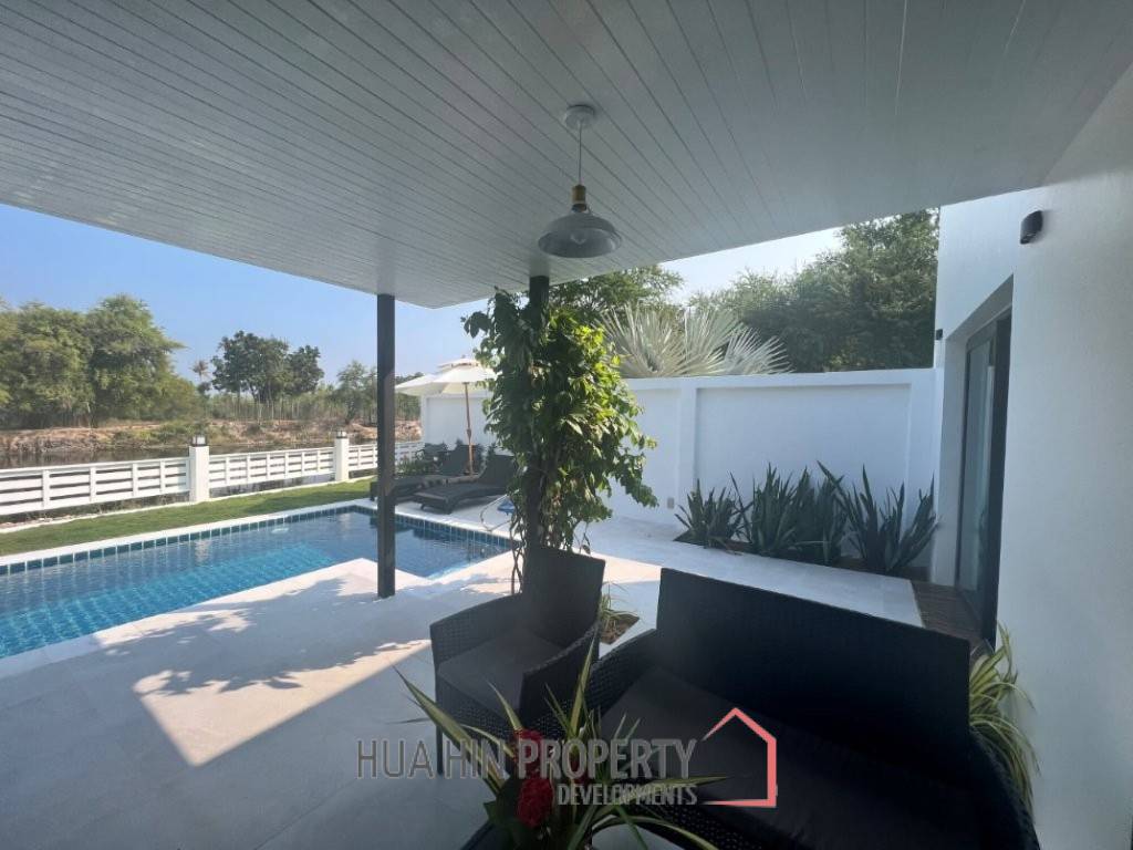 140 sqm modern pool villa in Cha Am Phetchaburi freehold